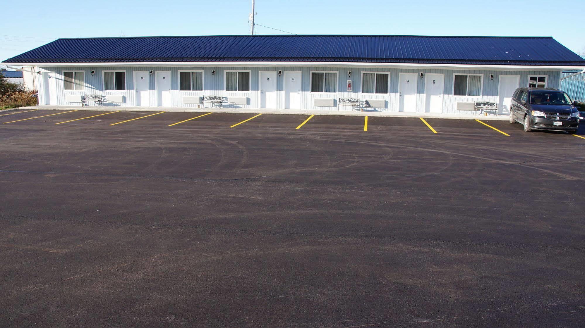 Robyn'S Motel Peterborough Kültér fotó